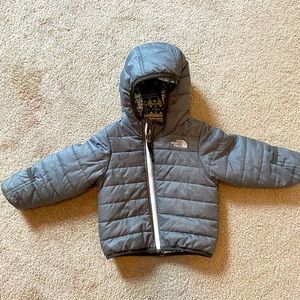 The North Face boys 6-12 months Perrito Reversible Hooded Jacket